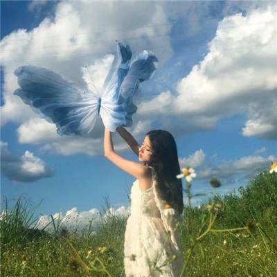 她的双眼背后 海报